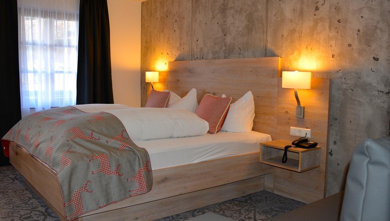 Genusshotel Hirschen - Erholung Im Gruenen Sallneck ภายนอก รูปภาพ