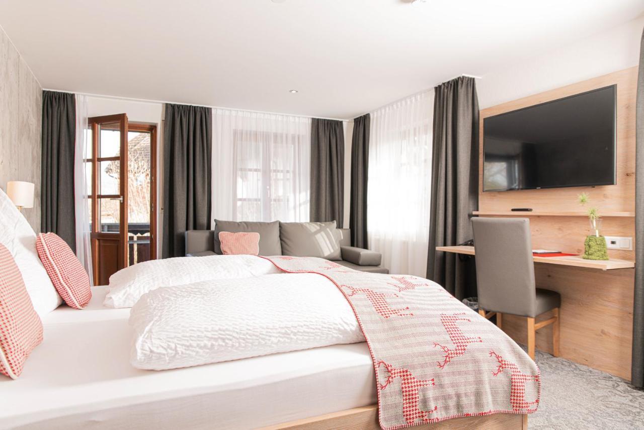 Genusshotel Hirschen - Erholung Im Gruenen Sallneck ภายนอก รูปภาพ