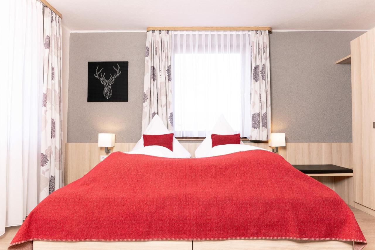 Genusshotel Hirschen - Erholung Im Gruenen Sallneck ภายนอก รูปภาพ