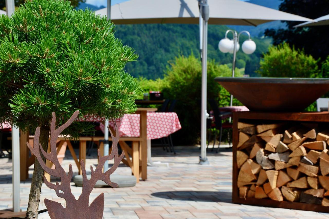 Genusshotel Hirschen - Erholung Im Gruenen Sallneck ภายนอก รูปภาพ